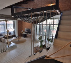 Одноместные апартаменты с 2 комнатами двуспальная кровать в YOLO Bangkok Boutique Hotel