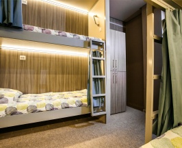 Место в восьмиместном номере в Sleep space