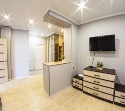 Апартаменты с 2 комнатами с балконом в RENT-сервис на улице 10 лет Октября