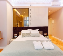 Улучшенный люкс с кроватью размера "king-size" в ITALYANSKAYA 29 Hotel