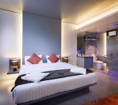 Двухместный номер Deluxe с балконом двуспальная кровать в Kamala Resotel