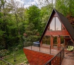 Семейный коттедж с балконом в Сопка