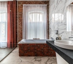 Люкс с видом на город в Loft Garden