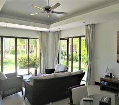 Двухместный люкс Deluxe с частичным видом двуспальная кровать в Laguna Villas Boutique Hotel