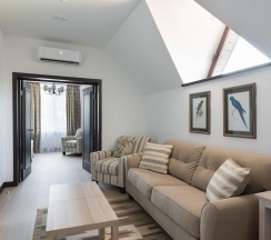 Номер люкс премиум в Аверон