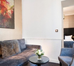 Двухместный семейный полулюкс двуспальная кровать в Hotel Lumen Paris Louvre