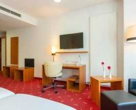 Двухместный номер Superior 2 отдельные кровати в Leonardo Hotel Berlin KU'DAMM