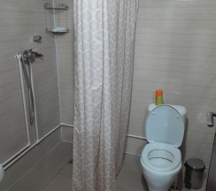 Стандартный семейный номер с 1 двуспальной и 2 односпальными кроватями в Ghouse