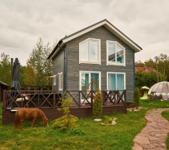 Коттедж с террасой и уличным джакузи в Ялкала