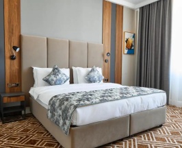 Двухместный номер Deluxe с балконом двуспальная кровать в Diamond Hotel Shymkent