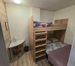 SLEEP BOX в Капсульный отель Вверх Дном