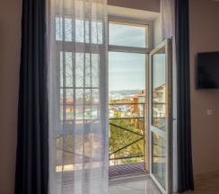 Двухкомнатные апартаменты с видом на море в Гостевой дом на Декабристов