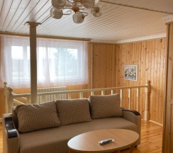 Шестиместные апартаменты Дуплекс с балконом в Завирье