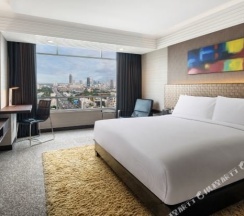 Двухместный номер Guest двуспальная кровать в DoubleTree by Hilton Bangkok Ploenchit