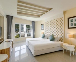 Люкс Embrace с 2 комнатами с балконом в Andaman Embrace Patong
