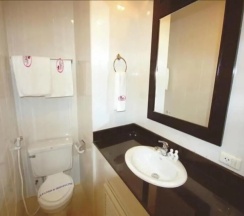 Апартаменты Classic с 2 комнатами с балконом и с видом на город в The Orchid Kathu Height Serviced Apartment