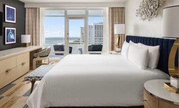 Люкс Grand c 1 комнатой с балконом в Fontainebleau Miami Beach