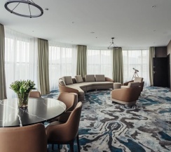 Люкс Президентский с балконом и с красивым видом из окна в Владикавказ