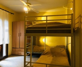 Кровать в общем номере (женский номер) в Arabas — Hostel