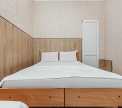Трёхместный номер семейный Standard с балконом и с красивым видом из окна в Green rent