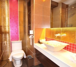 Двухместный номер Superior с частичным видом на море 2 отдельные кровати в Chalelarn Hotel