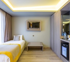 Трёхместный номер Superior в Seraglio Hotel & Suites