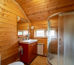 Шестиместный коттедж Княжеский с балконом в Ателика Улиткино