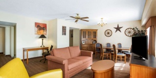 Остин: Мини-отель La Quinta Inn by Wyndham Austin Capitol / Downtown