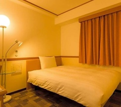 Одноместный номер Standard двуспальная кровать в Toyoko Inn Okinawa Naha Omoromachi Ekimae