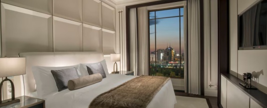 Двухместный люкс Ambassador c 1 комнатой с балконом двуспальная кровать в The St. Regis Astana