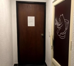 Кровать в общем номере (женский номер) с красивым видом из окна в Doobaki Hostel