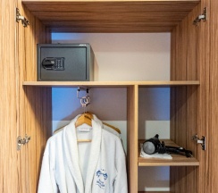 Двухкомнатный семейный "Мансарда" в Blue Marlin Hotel