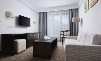 Двухместный люкс Бештау повышенной комфортности двуспальная кровать в Плаза СПА