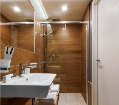 Двухместный номер без окна в La Maison Hotel