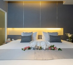 Двухместный номер студия с балконом (двуспальная кровать) в Patong Bay Residence