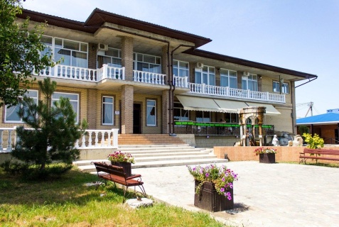 Северская: Коттедж Клуб загородного отдыха