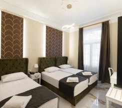 Трёхместный номер Deluxe в Modern Luxury Hotel