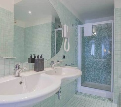 Двухместный полулюкс двуспальная кровать в Hotel Palace Verona