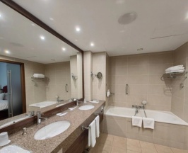 Люкс Presidential в Holiday Inn Almaty