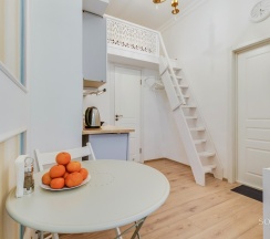 Люкс двухуровневый четырехместный в Sokroma Фонтанный дом