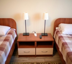 Трехместный номер с 3 односпальными кроватями в Вояж