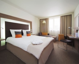 Номер Standard с одной двуспальной кроватью в Novotel Екатеринбург Центр