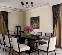Номер люкс Премьер с 1 двуспальной кроватью в Four Seasons Hotel Moscow