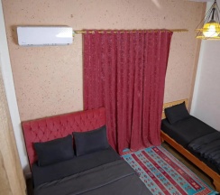 Трёхместный номер в Castle Hotel