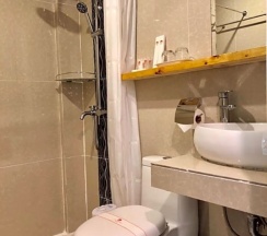 Четырёхместный номер Deluxe 2 отдельные кровати в IL Mare Sakura Resort Boracay