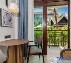 Двухместный номер Premier с видом на бассейн двуспальная кровать в Howard Johnson by Wyndham Phuket Naiyang