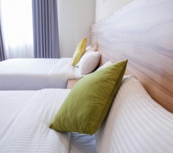 Четырёхместный номер Standard в Rainbow Hotel