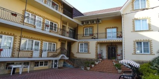 Адлер: Гостевой дом Камелот