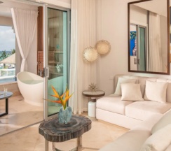 Butler Suite Tranquility Soaking Tub Tufa Terrace Skypool c 1 комнатой с балконом в Sandals Dunns River All Inclusive