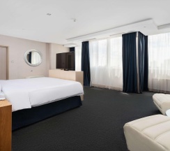 Номер люкс в Radisson Blu Belorusskaya Hotel Moscow